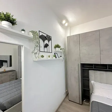 Mondo House